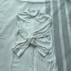 Aritzia babaton white button down